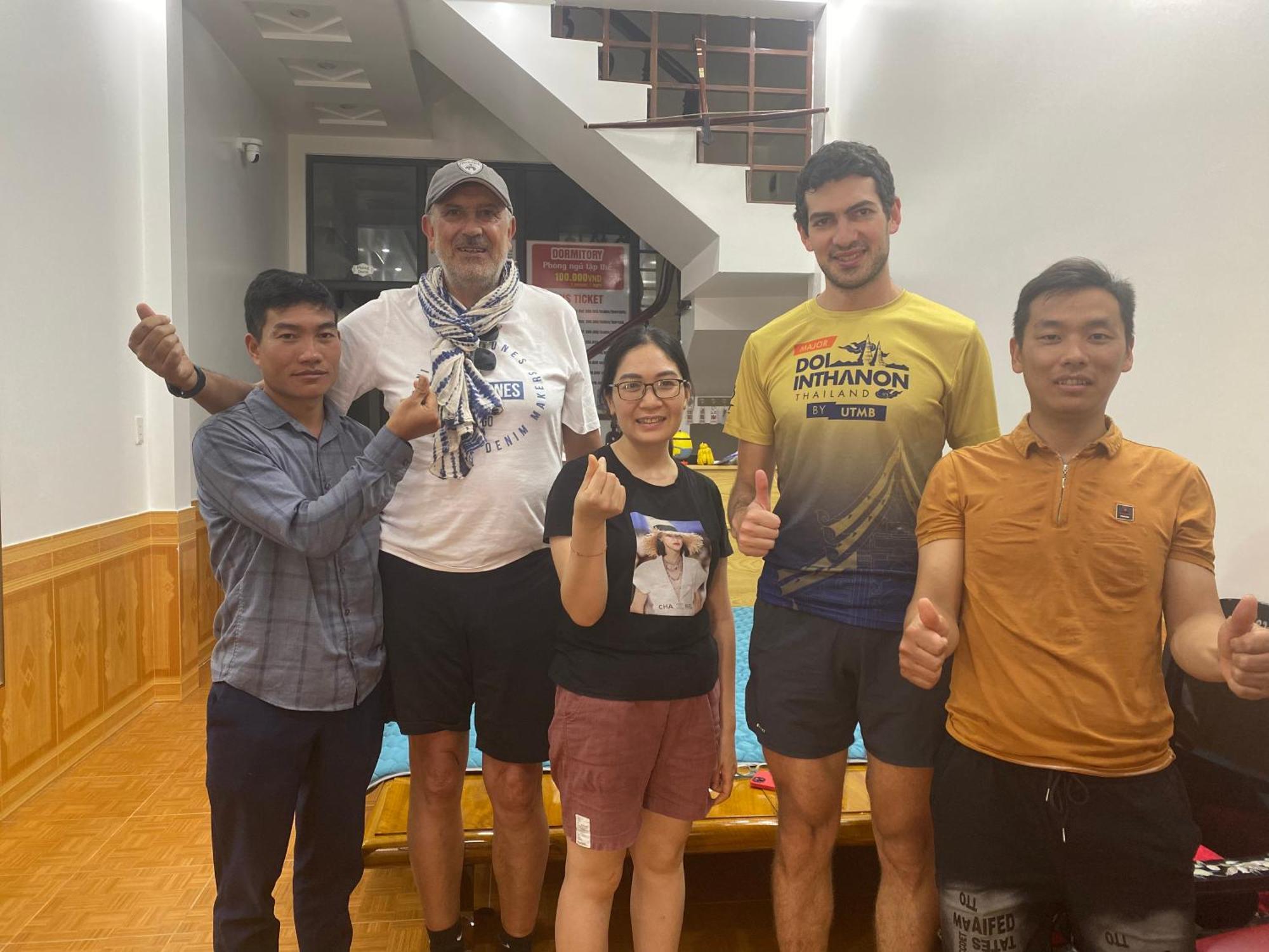 Hang Thuong Hostel - Motorbikes And Tour Ha Giang Esterno foto